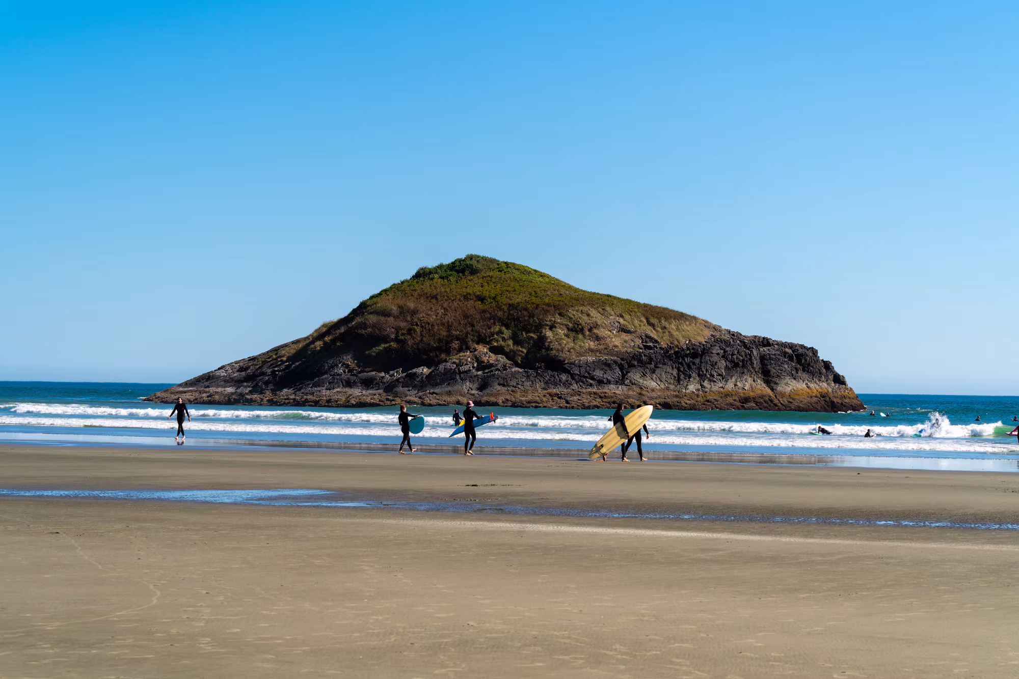 Embracing the Waves: A Comprehensive Guide to Surfing Styles